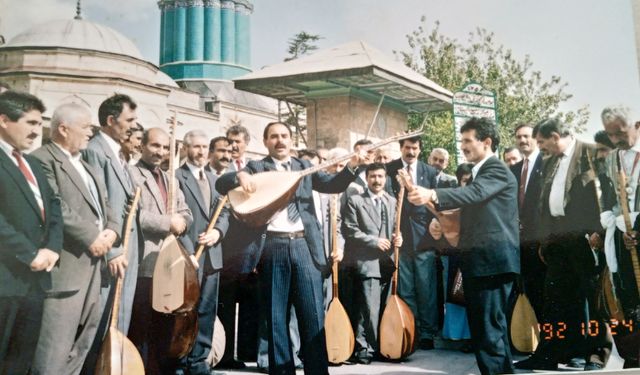Beş bin yıllık yoldan geldim benden toprak istenir mi?
