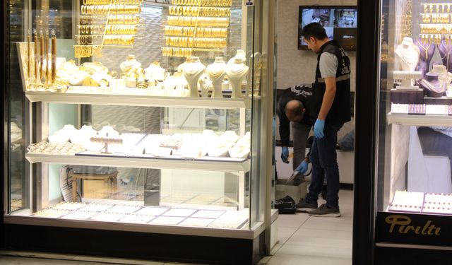 Önce taşla saldırdı sonra biber gazı sıktı