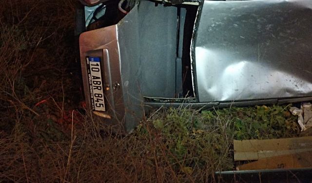 Sürücü direksiyon hakimiyetin kaybetti, ağır yaralandı