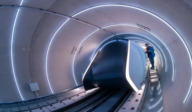Çinliler, Hyperloop benzeri projeyi hayata geçirecek!