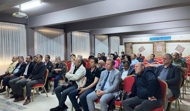 Öğretmen Akademilerinde bilim ve kültür konuşuldu