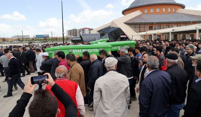 Boğazları kesilerek hayattan koparılan kardeşler toprağa verildi