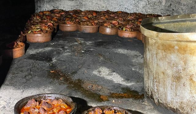 Dualı güveçlerden yemek için akın akın geliyorlar