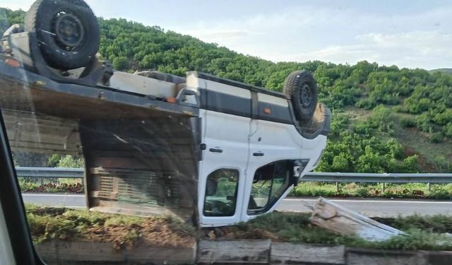 Bingöl’de kamyonet refüje çıktı