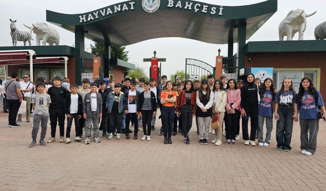Yunak'taki bu öğretmenler alkışlanır!