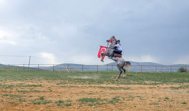 Konya'da fotoğrafın ritmi, atların nefesiyle buluştu