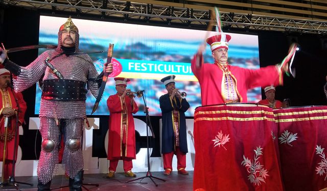 Mehter Takımı Fransa’yı fethetti