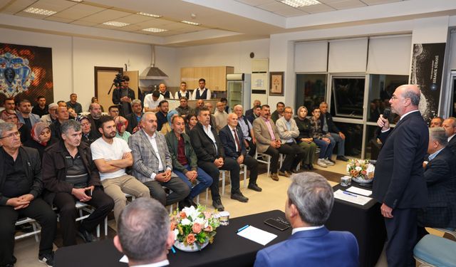 Başkan Pekyatırmacı vatandaşla buluştu, soruları yerinde yanıtladı
