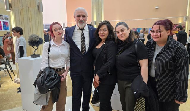 Konya'da genç yeteneklerle usta sanatçılar aynı sergide buluştu