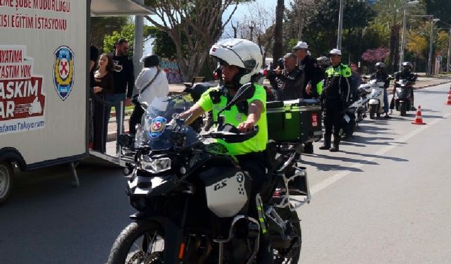 Yetişemeyen öğrenciyi polis götürdü