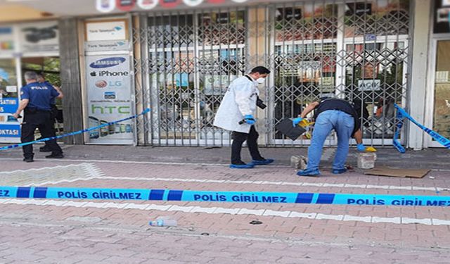 Konya'da iş yerine silahla ateş açanlar aranıyor