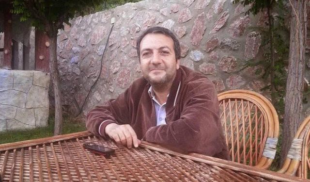 Yılanın ısırdığı adam hastanelik oldu