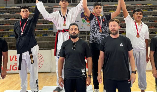 Erkek takımı taekwondoda şampiyon oldu