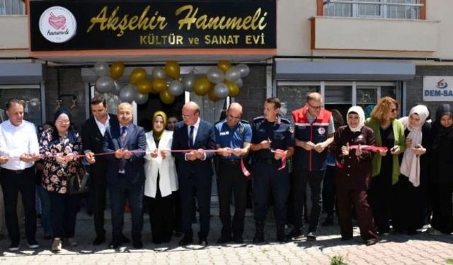 Akşehir Hanımeli Kültür ve Sanat Evi açılışına yoğun ilgi