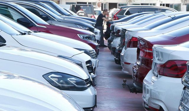 İkinci el otomobil satışlarında 6 ay-6 bin kilometre düzenlemesi uzatıldı