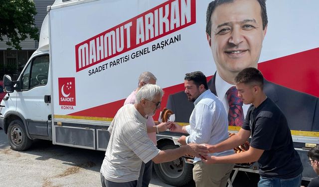 YKS’ye giren öğrenci ve ailelerine ikram dağıtıldı