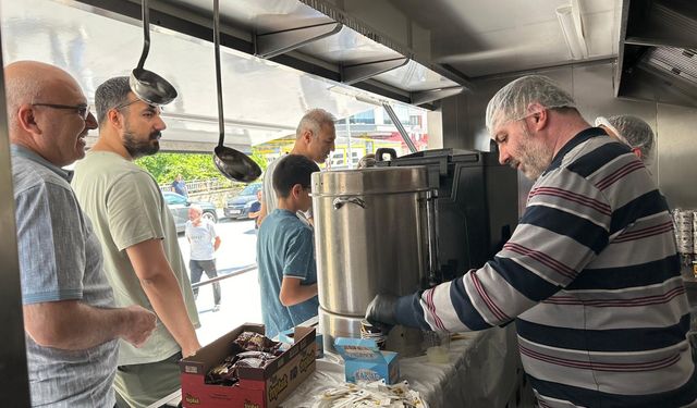 Konya Büyükşehir'den öğrenci velilerine ikram
