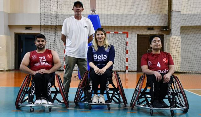 Azra, basketbolla hayata tutundu