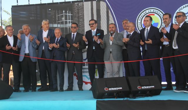 TOBB Başkanı Hisarcıklıoğlu, Konya'da temel atma törenine katıldı