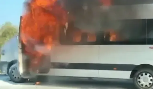 Seyir halindeki otobüs alev aldı