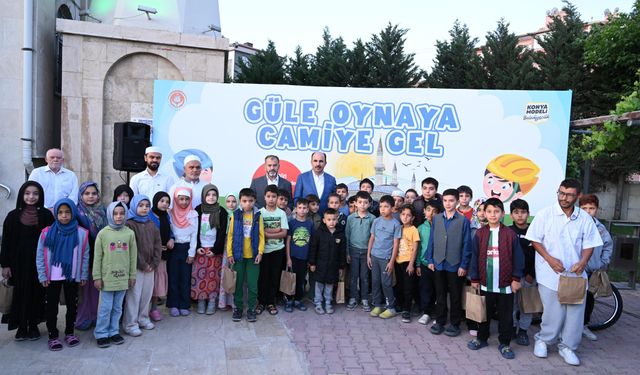 Güne camide başlayan çocuklar, yarınlara umut oluyor