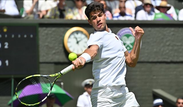 Carlos Alcaraz ve Naomi Osaka, Wimbledon'da ikinci tura yükseldi