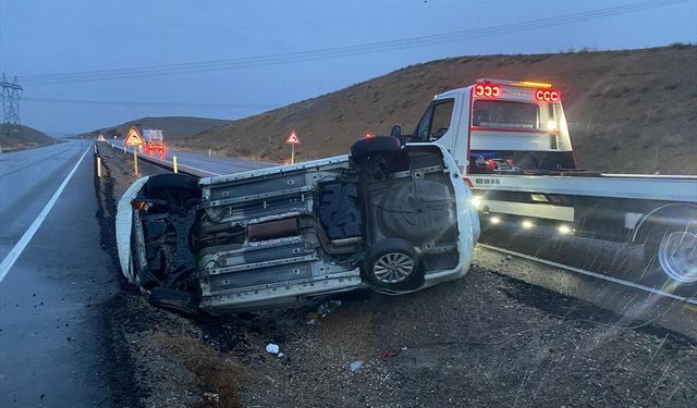 Konya'da otomobil devrildi: Aynı aileden 4 yaralı