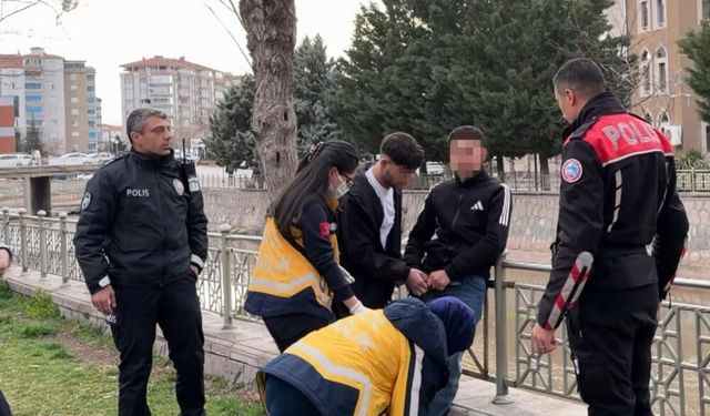16 yaşındaki çocuk akranı tarafından bıçaklandı