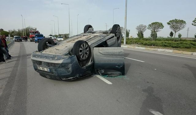 Feci kaza! Ticari araç ile çarpışan otomobil takla attı