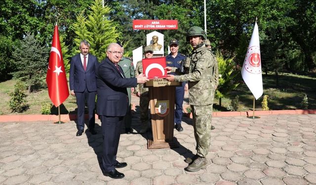 Hudut kartallarıyla buluşan Bakan Güler'den net mesaj: Taviz vermemiz asla mümkün değil!