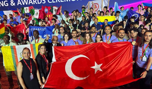 Çin'deki dev arenada Türk bayrağı dalgalandı!
