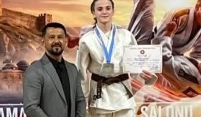 Seydişehirli Zeynep, Türkiye için yarışacak