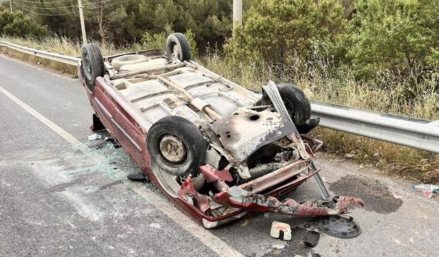 İzmir-Ankara yolunda korkutan kaza: Taklalar atan otomobil bariyerlere çarparak durabildi