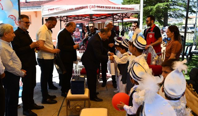 Devlet korumasındaki çocuklar için unutulmaz çifte kutlama