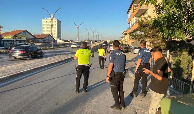 Karaman'da yürekleri ağza getiren kaza: Bulvarda otomobilin çarptığı küçük çocuk hastaneye kaldırıldı