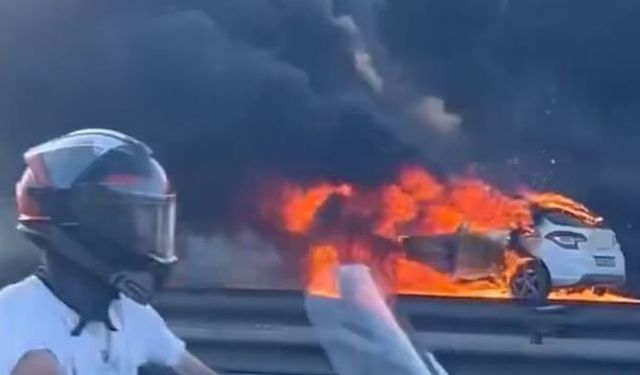 TEM Otoyolu'nda korku dolu dakikalar: Seyir halindeki otomobil bir anda alev topuna döndü