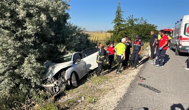 Nevşehir-Aksaray yolunda feci kaza: Şarampole devrilen araçlarda can pazarı yaşandı