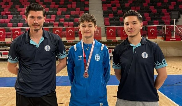 Konyalı sporcu önce Türkiye’yi salladı, şimdi gözünü dünyaya dikti!