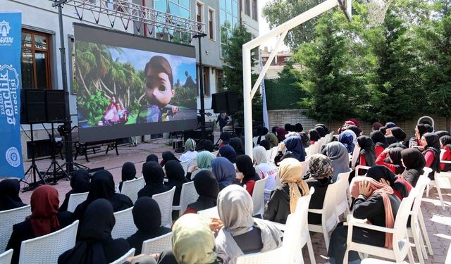 Konya’da çevre seferberliği geri dönüşüm rekoru getirdi: Minik eller geleceği kurtardı