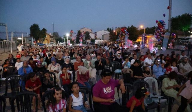 Unutulmaz bir sanat akşamı: "Sinema Yollarda" etkinliğine yoğun ilgi!