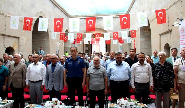 Eshab-ı Kehf’in manevi atmosferinde şiir rüzgarı: Afşin’den şairler geçti!