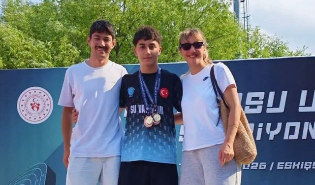 Pistte Konya rüzgarı esti: Genç atlet Türkiye Şampiyonası'na çifte zaferle damga vurdu!