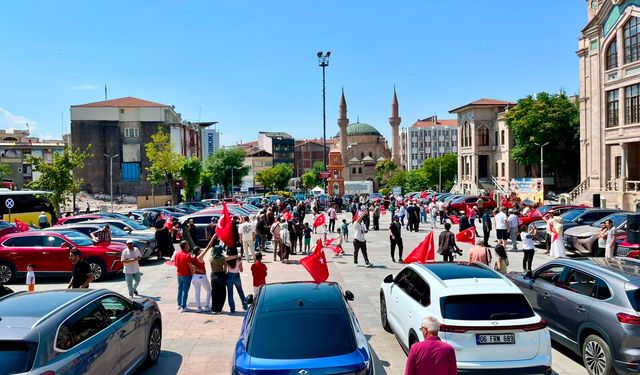 Aksaray'da yüzlerce yerli otomobil aynı anda yola çıktı: Görenler gözlerine inanamadı