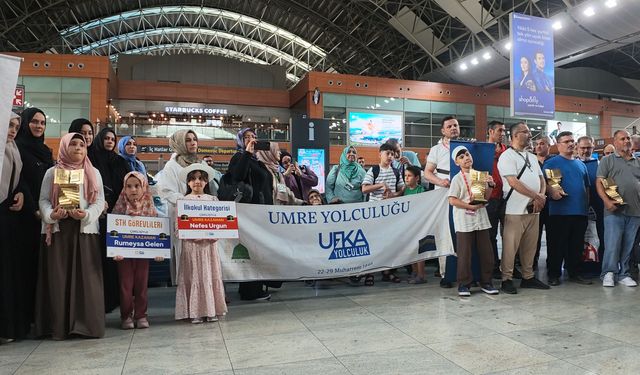 Umre ödülü kazanan yarışmacılar kutsal topraklara uğurlandı! 39 kişi için anlamlı yolculuk başladı