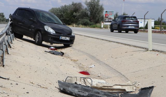 Karaman- Konya yolunda kaza! Bariyere çarparak durabildi