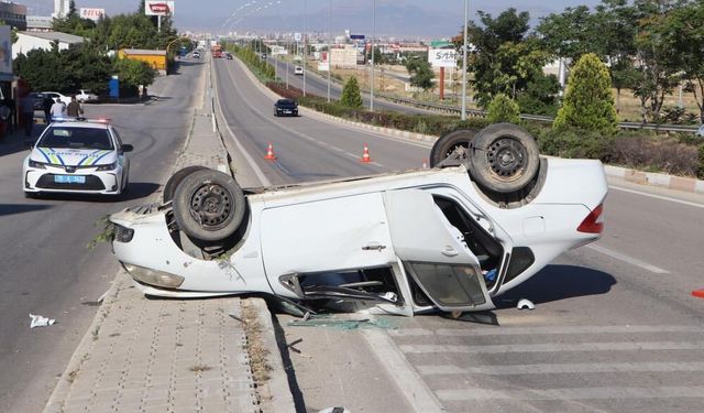 Karaman’da feci kaza! Kontrolden çıkan otomobil takla attı, aynı aileden 5 kişi yaralandı