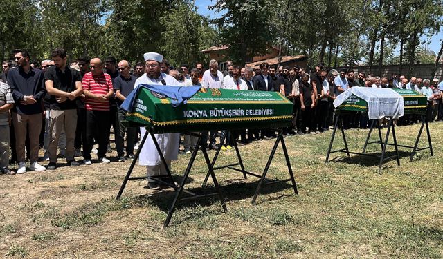Konya yasta: Kaldırımda yürürken can veren anne ve kızı dualarla uğurlandı!