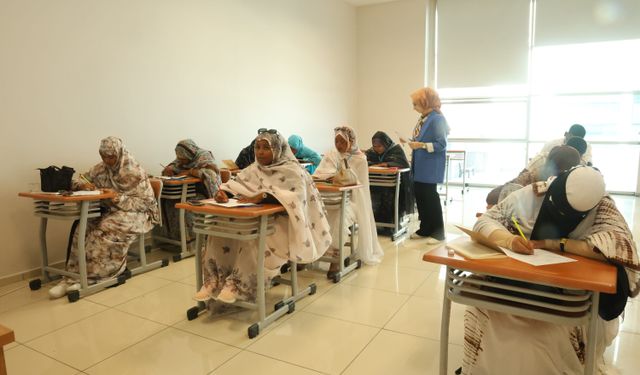 Moritanyalı öğrenciler Türkçe'yi Konya'da öğreniyor
