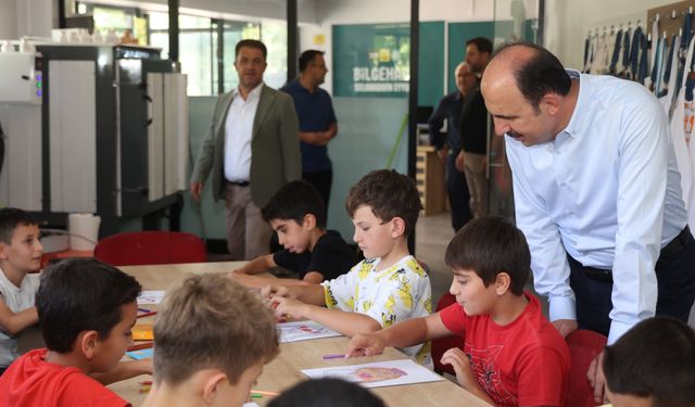 Konya'da çocuklar yazı öğrenerek geçiriyor