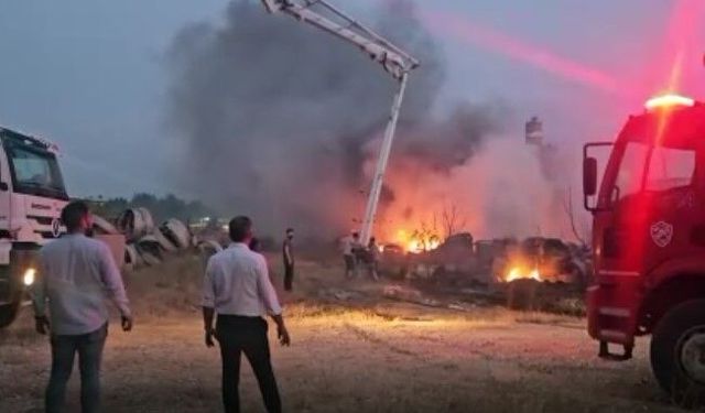 Afyon'da korkutan yangın! Otluk alanda başlayan alevler fabrika bahçesine sıçradı